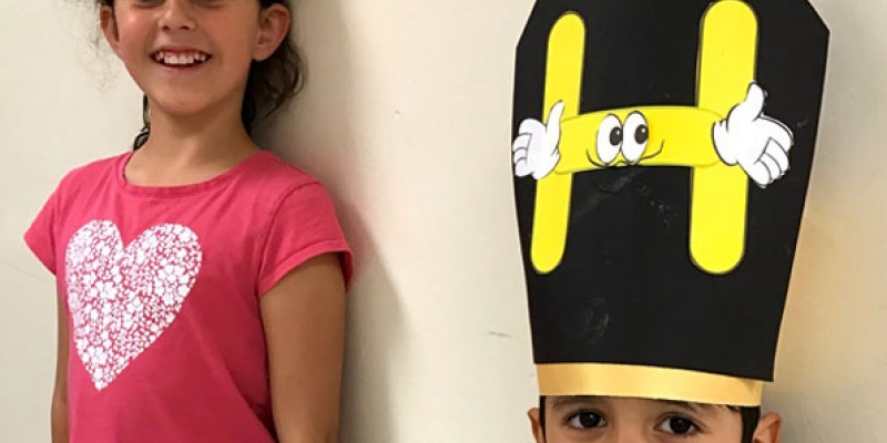 کاردستی ساخت کلاه با کاغذ رنگی مشکی