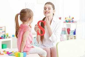 کاردستی کودک : کلاه بوقی تولد کاردستی کودک : کلاه بوقی تولد